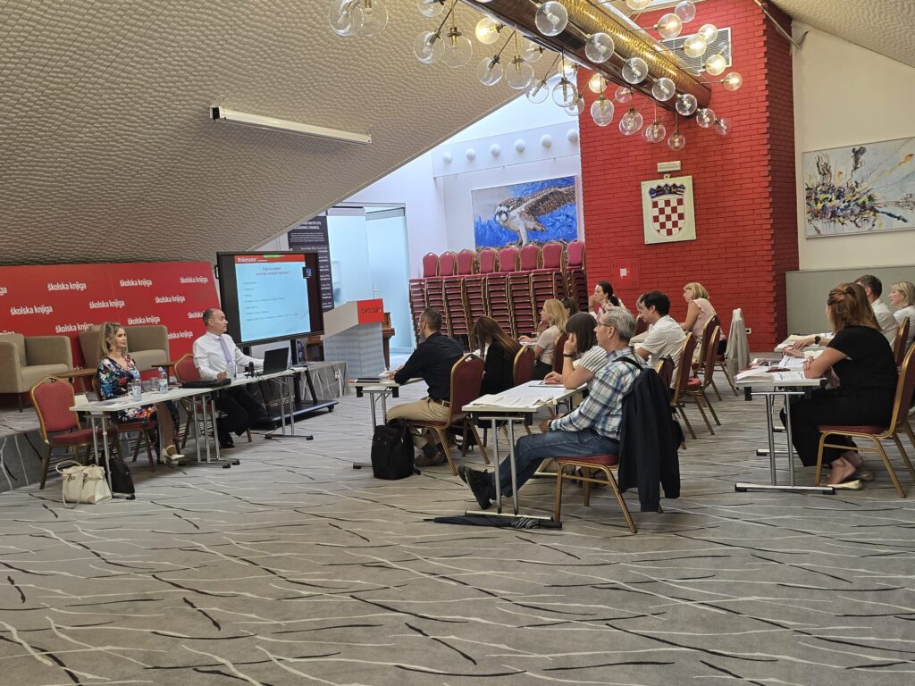 Dana 16.09.2025. godine kolega Mićo Ljubenko je bio predavač na seminaru Novog informatora na temu Tajni podaci u javnoj nabavi: Europski standardi i domaći izazovi